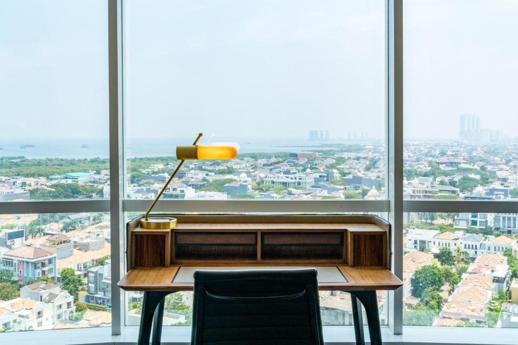 Swiss Signature King Room with Bay View room - Image 1