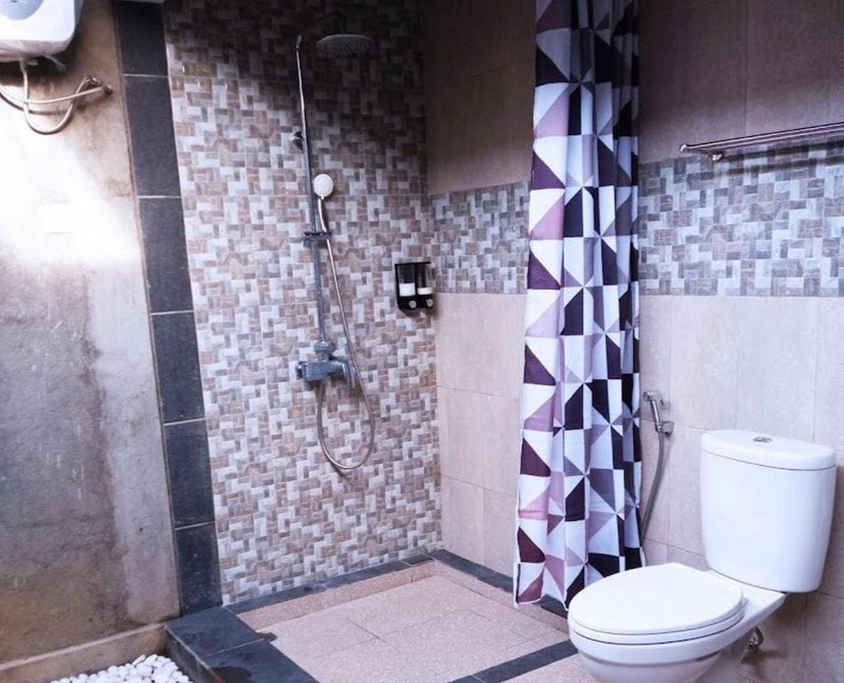 Deluxe Double Room with Bath room - Image 1