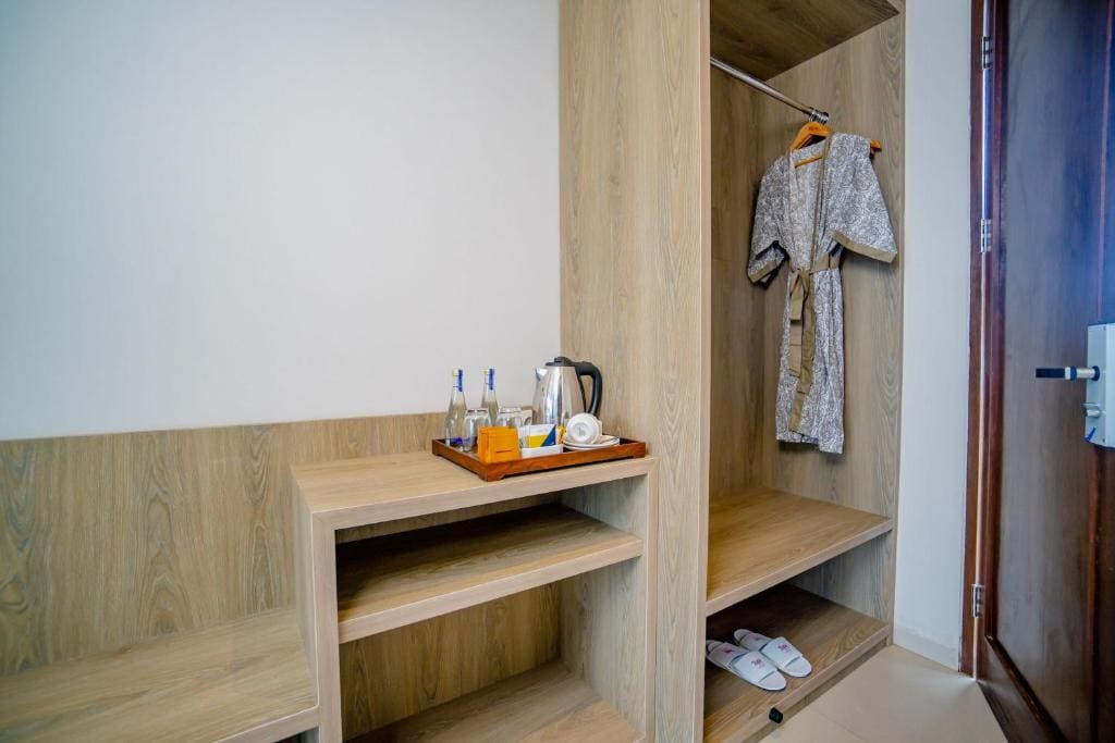 Deluxe Room with Mountain View and Free Afternoon Tea room - Image 2