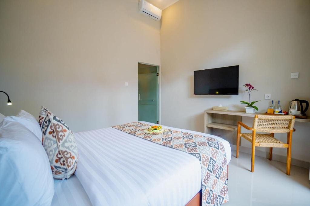 Standard Double or Twin Room with Garden View and Free Afternoon Tea room - Image 2