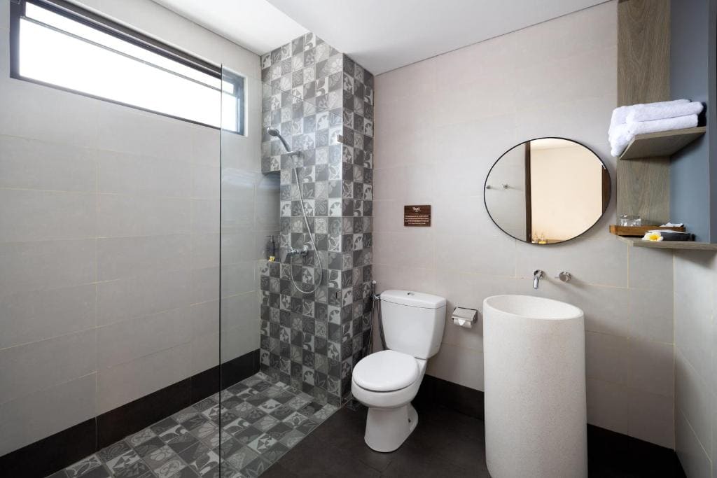 Deluxe Room with Mountain View and Free Afternoon Tea room - Image 3