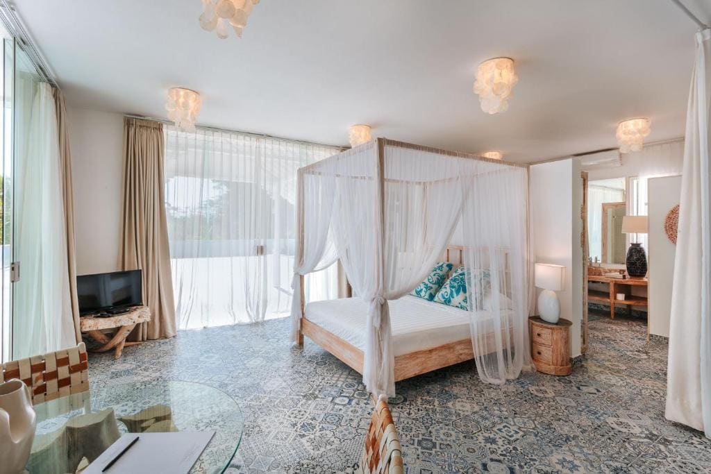 Luxury Quadruple Room room - Image 1