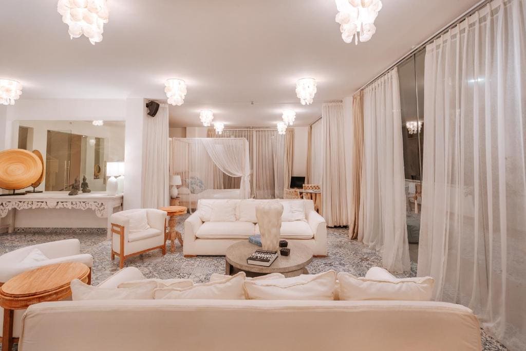 Luxury Quadruple Room room - Image 3