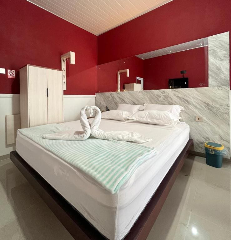 Deluxe Room room - Image 2