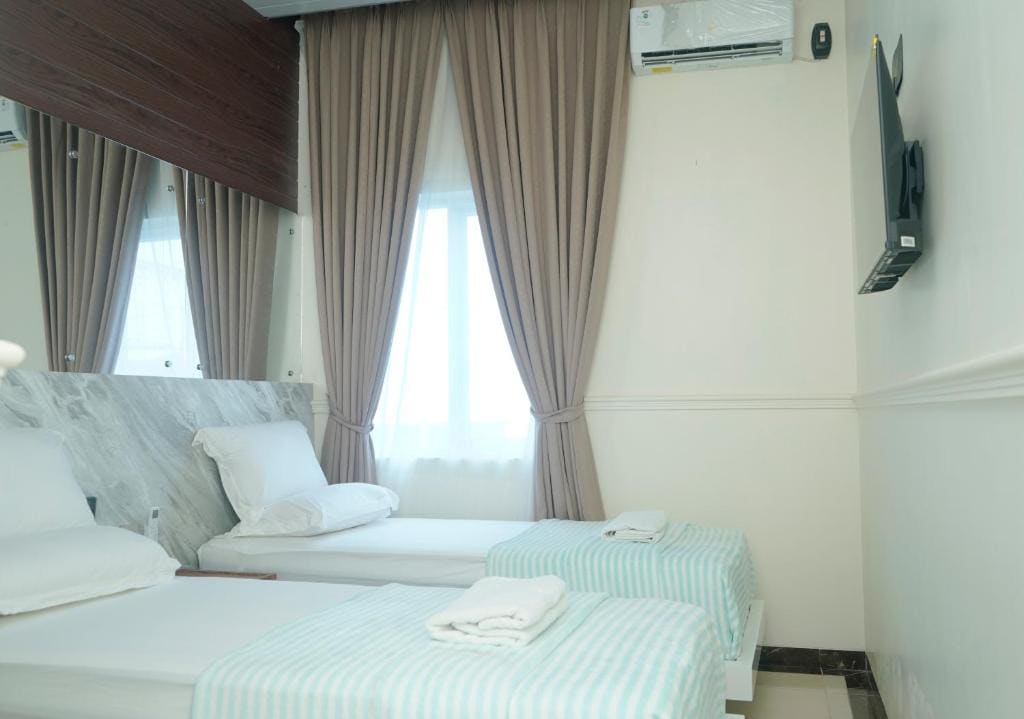 Superior Twin Room room - Image 2