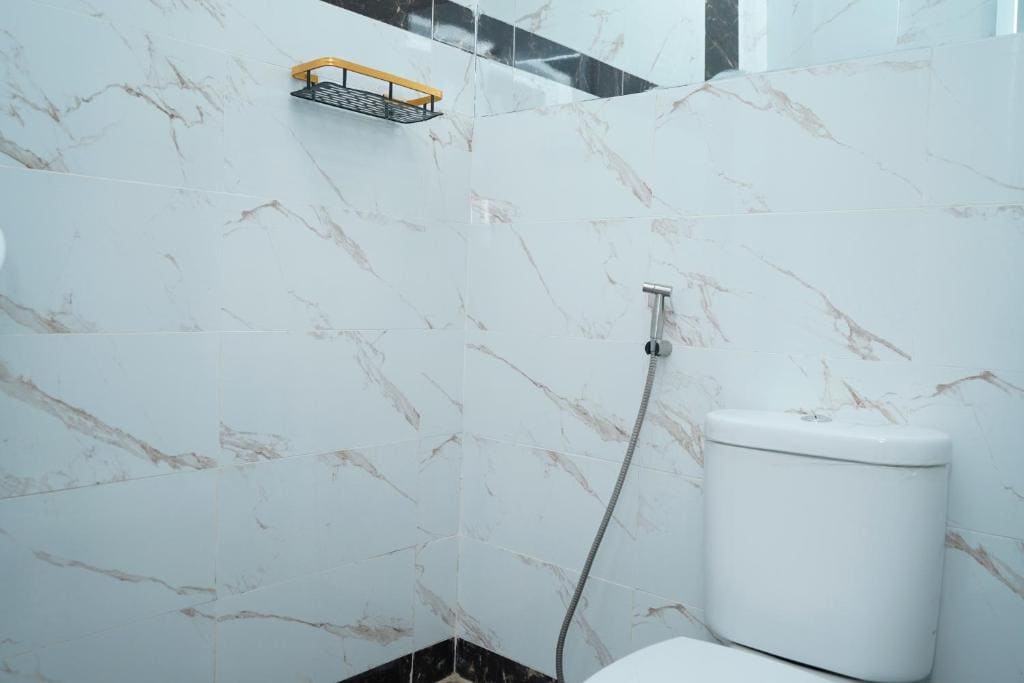 Standard Double Room with Shared Bathroom room - Image 3
