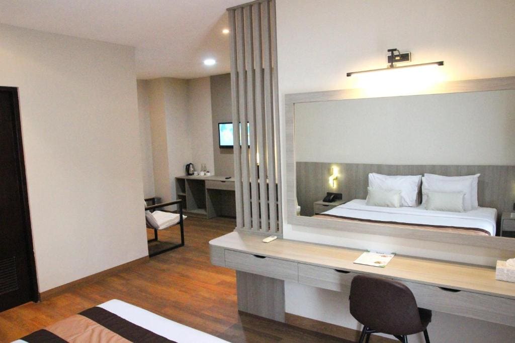 Family Room room - Image 1