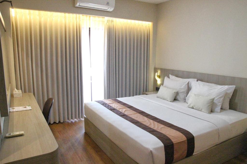 Family Room room - Image 3