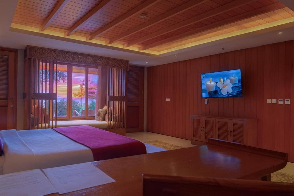 Berawa Royal Suite Ocean Front room - Image 1