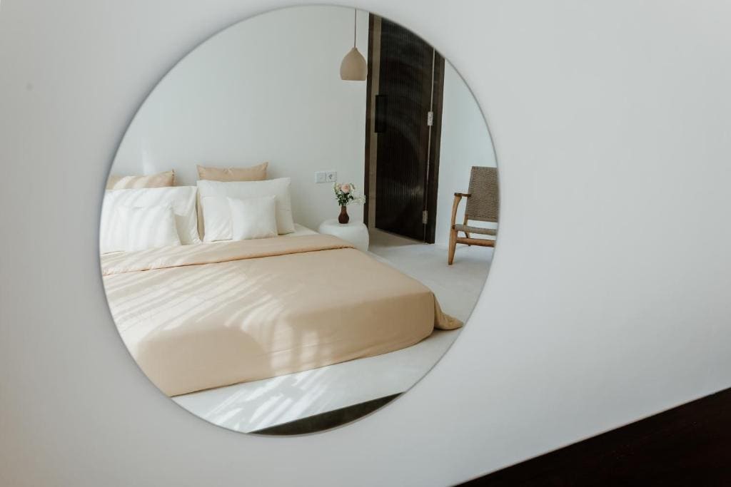 Deluxe Double Room with Balcony room - Image 2
