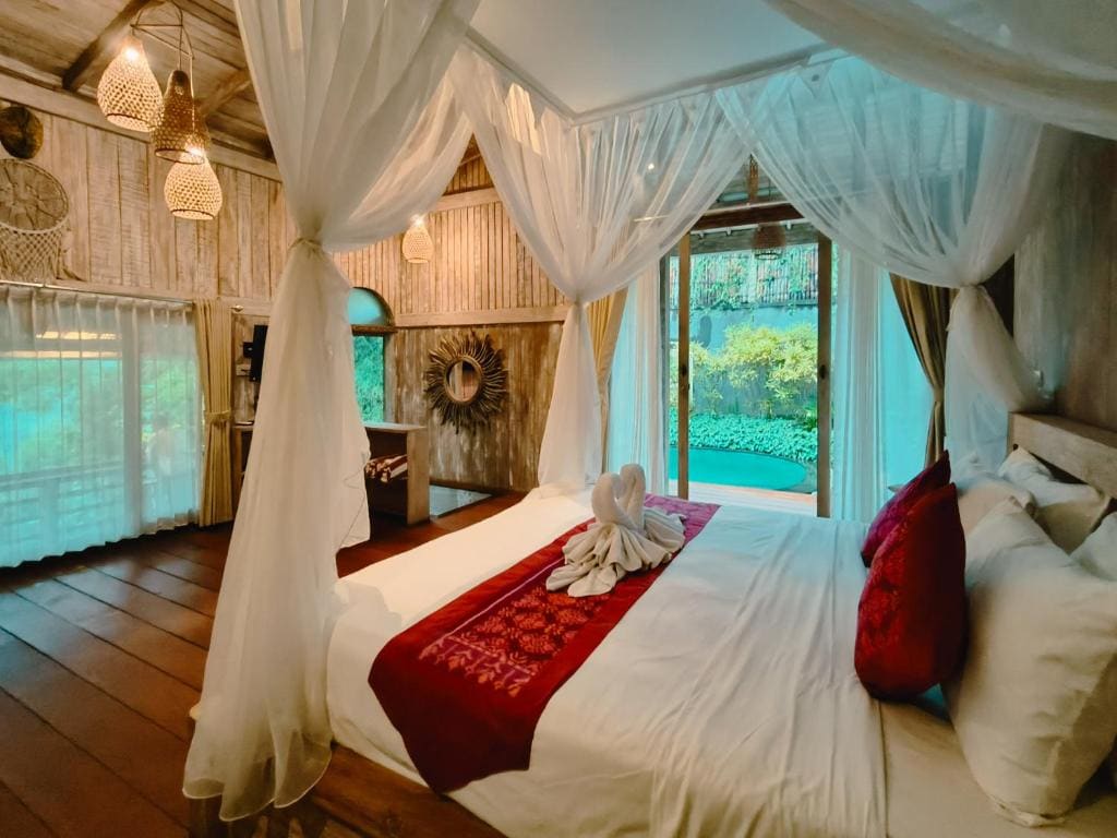One-Bedroom Deluxe Villa With Jungle View room - Image 1