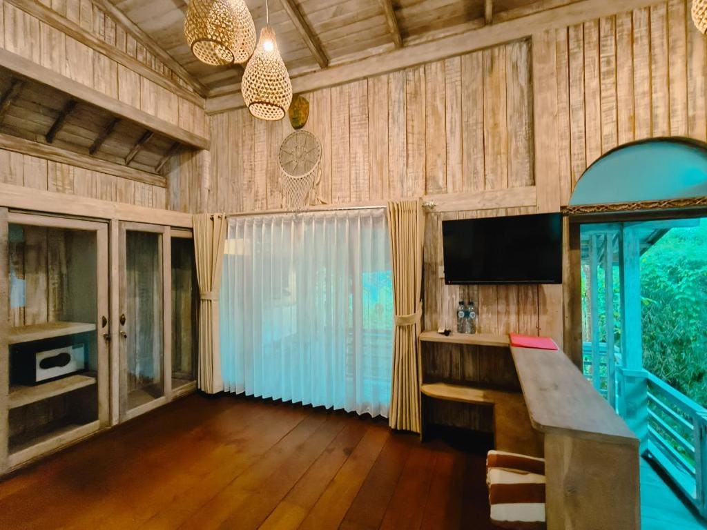 One-Bedroom Deluxe Villa With Jungle View room - Image 3