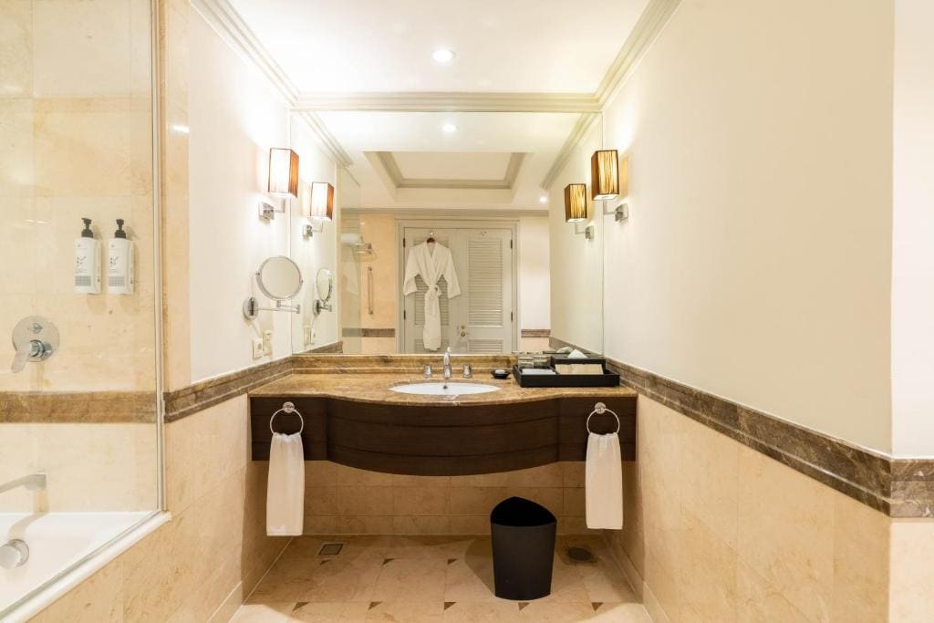 Grand Deluxe Twin Room - Non-Smoking room - Image 2
