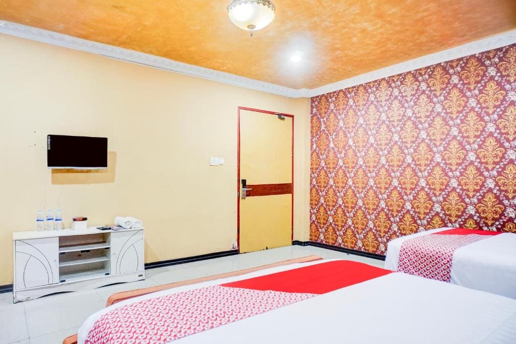 Superior Triple Room room - Image 2