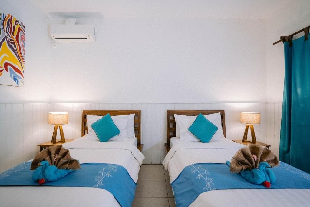 Deluxe Twin Room room - Image 3