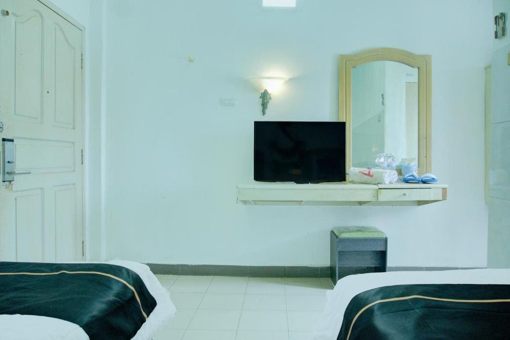 Standard Twin Room room - Image 3