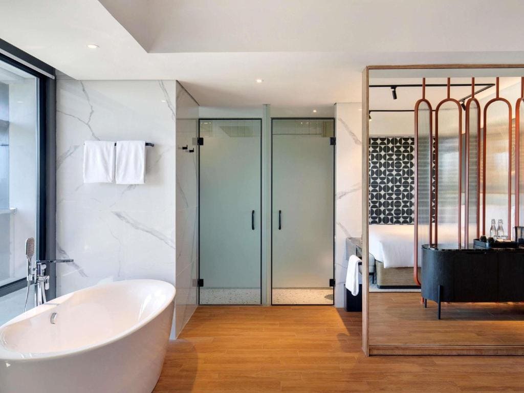 TRIBE Comfort XL Suite with Balcony room - Image 2