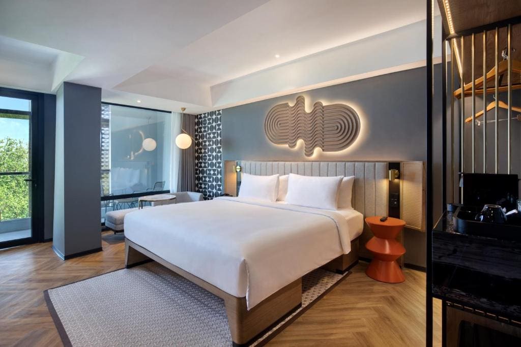 Comfort King Suite with Ocean View and Unlimited Self-Service Laundry room - Image 1