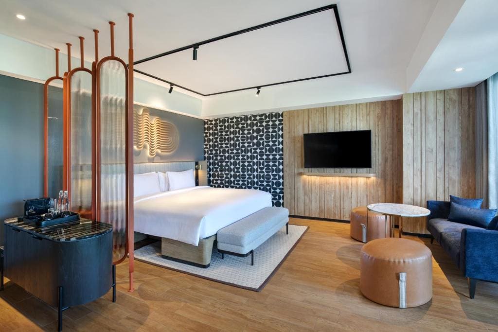 Comfort Superior King Suite with Ocean View and Unlimited Self-Service Laundry room - Image 1