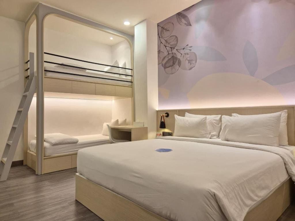 Family Junior Suite room - Image 1