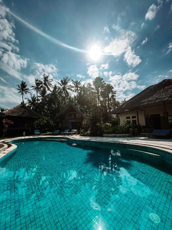 Double Room with Pool View room - Image 2