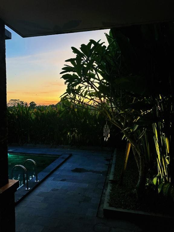 One-Bedroom Apartment with Pool View room - Image 2