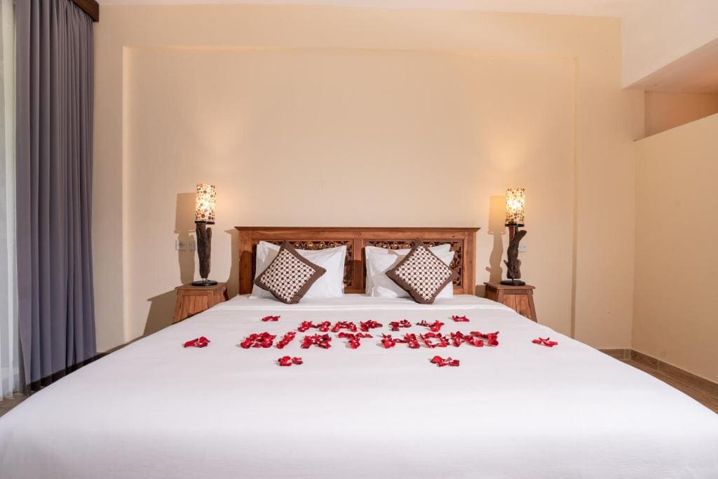 Deluxe King Room room - Image 3