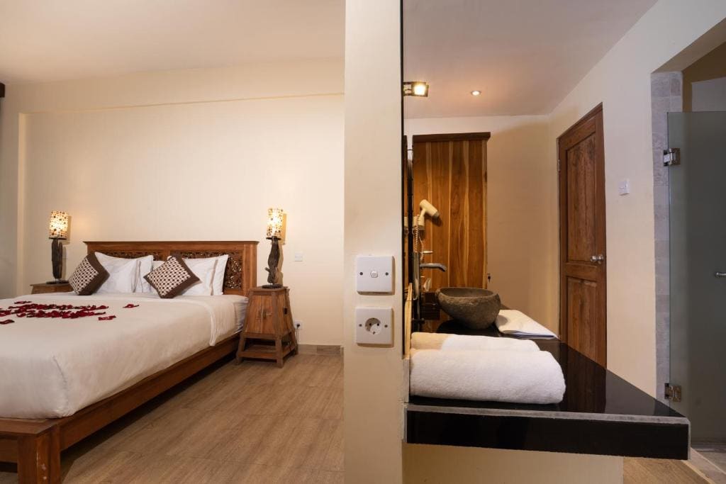 Deluxe King Room room - Image 2
