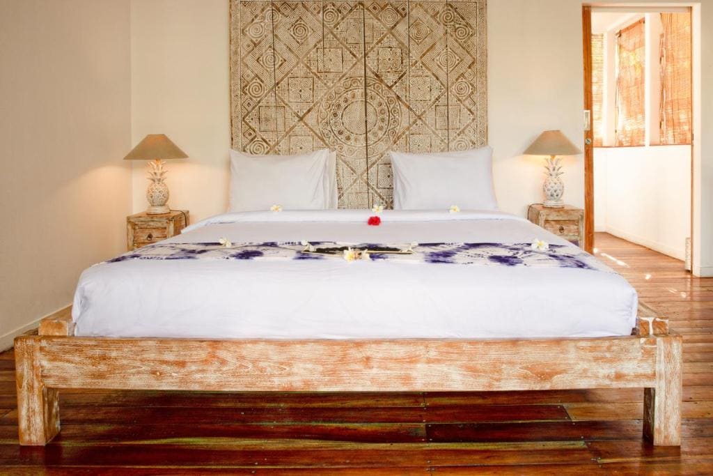 Queen Room with Pool View room - Image 3
