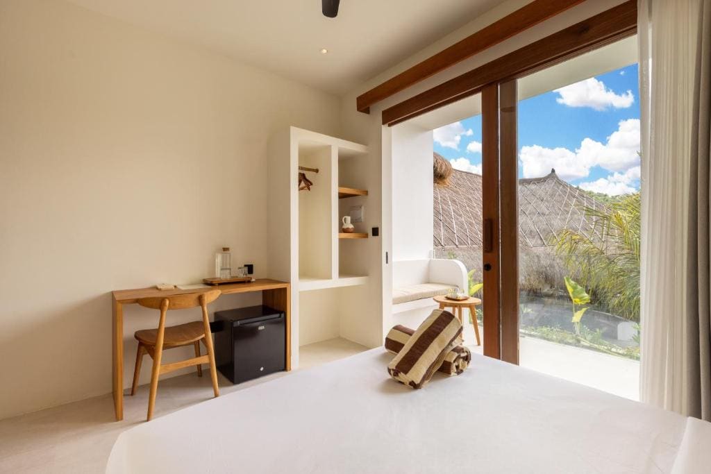 Double Room with Balcony room - Image 2