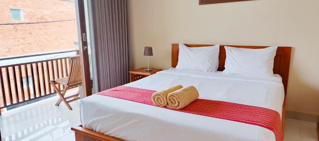 Double Room with Balcony room - Image 3