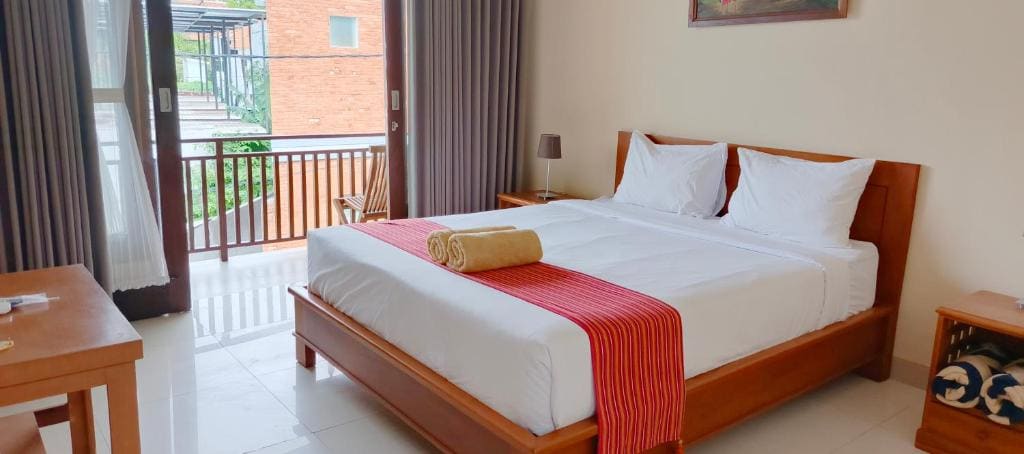 Double Room with Balcony room - Image 2