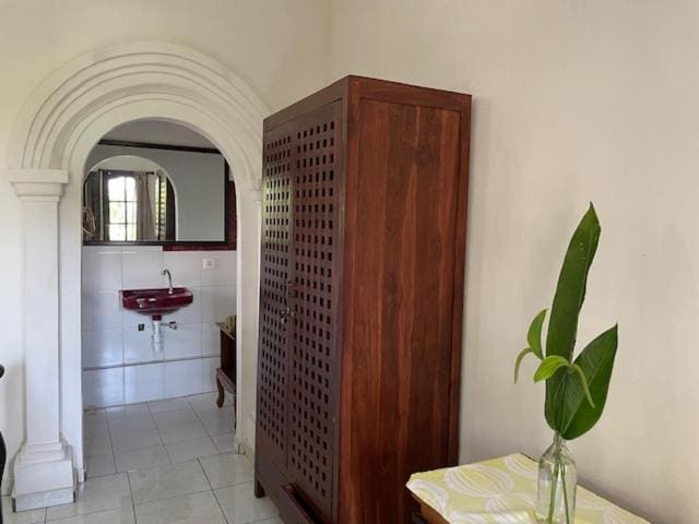 Double Room with Balcony room - Image 3