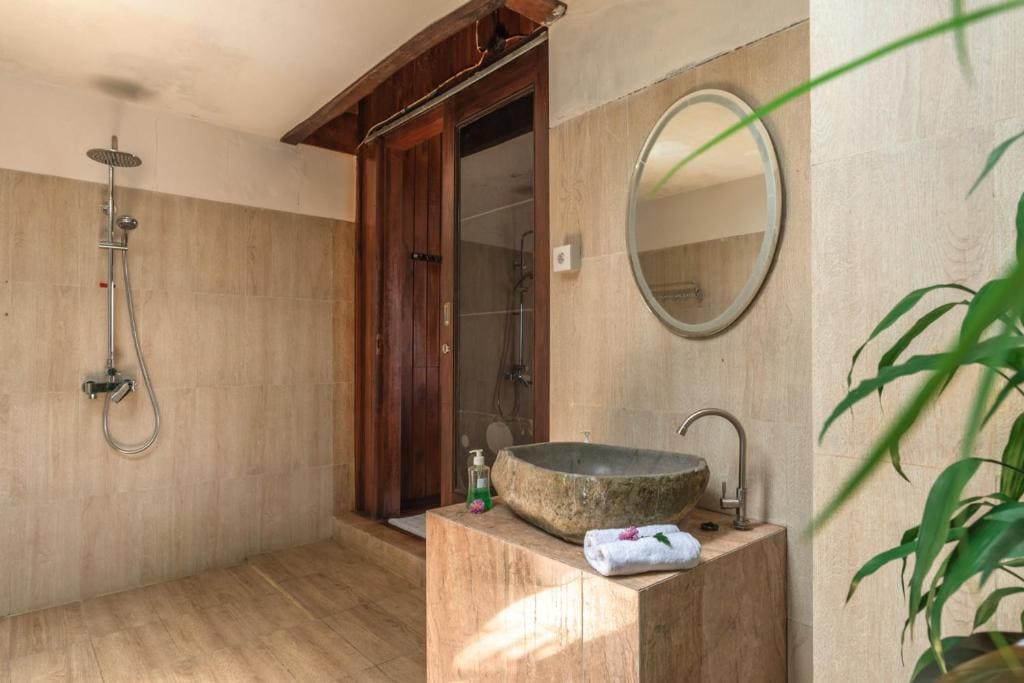 Deluxe Suite room - Image 3