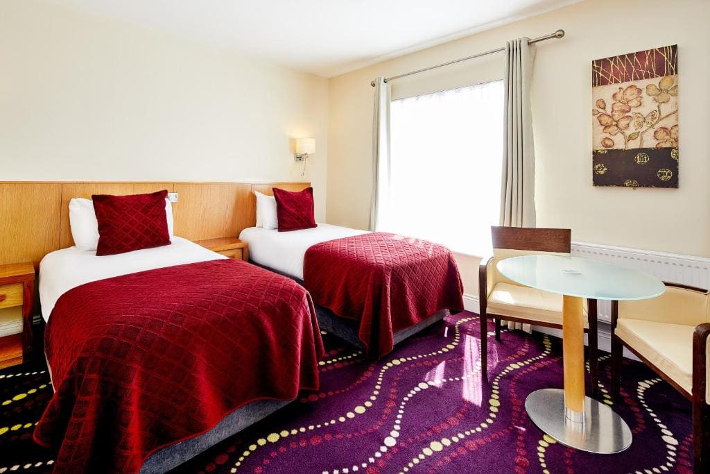 Standard Twin Room room - Image 3