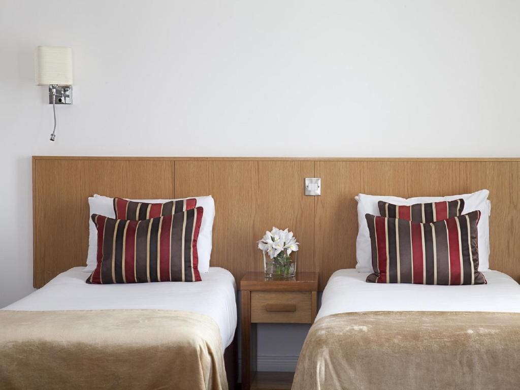 Standard Twin Room room - Image 2