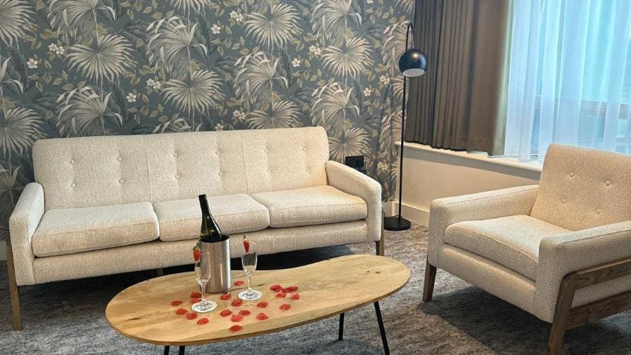Executive Suite room - Image 3