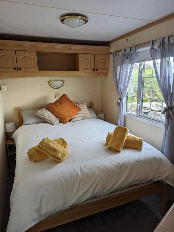 Mobile Home room - Image 2