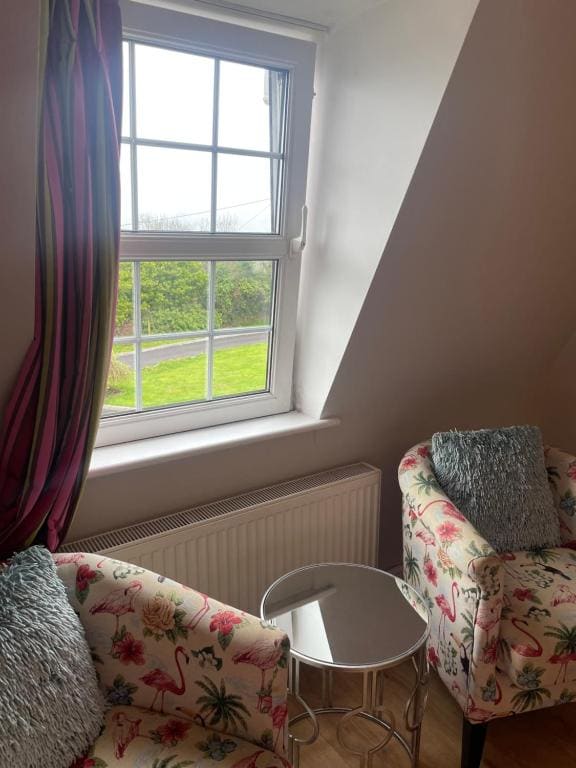 Deluxe Double Room with Shower room - Image 3