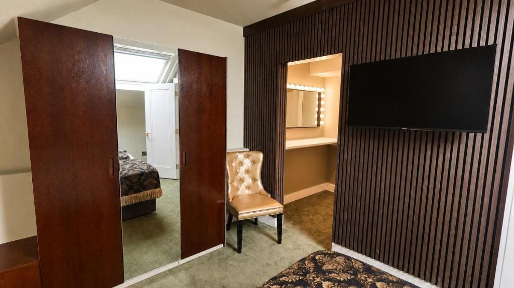 Loft Cosy Double or Twin Room room - Image 2