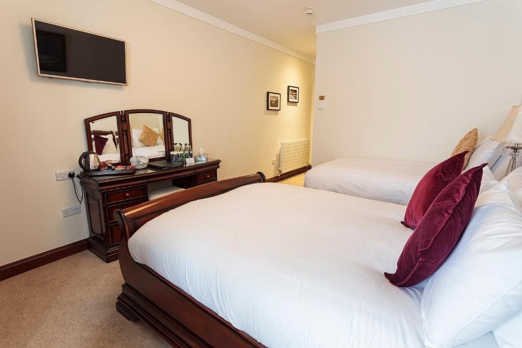 Superior Double or Twin Room room - Image 1