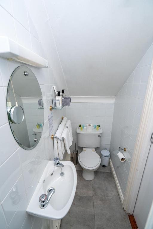 Deluxe Double Room with Balcony and Sea View room - Image 2