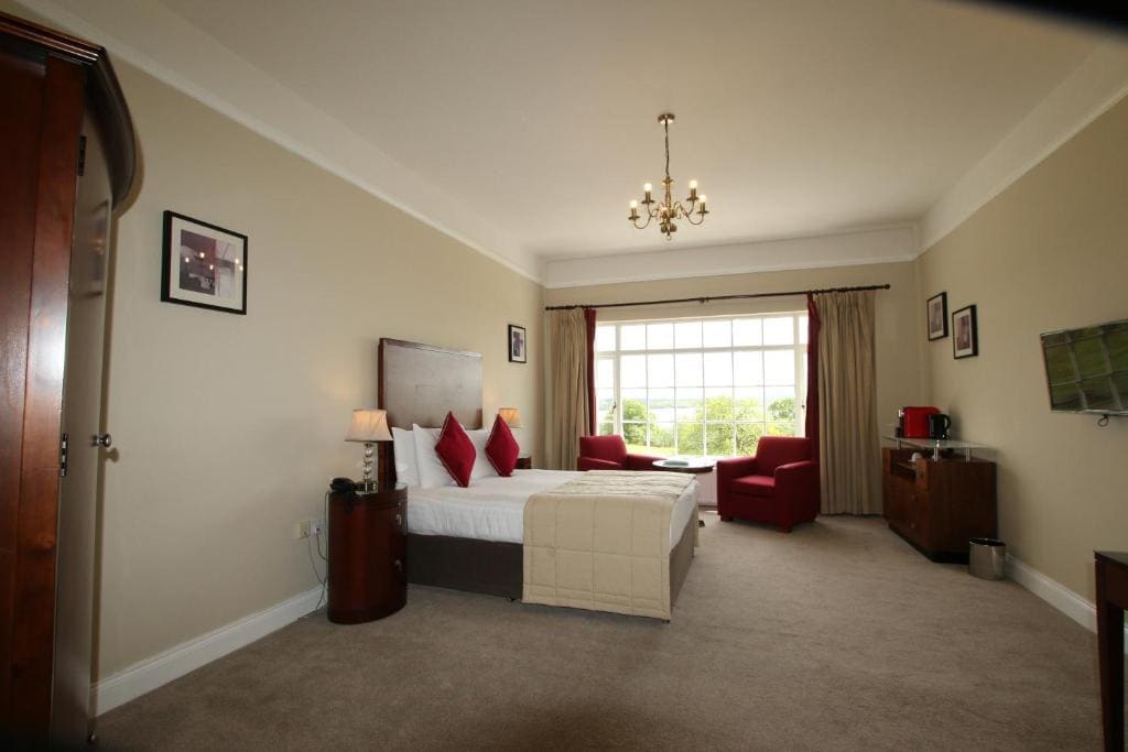 Double or Twin Room with Lake View room - Image 1