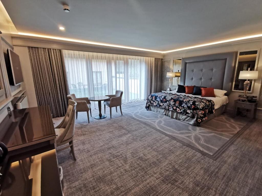 Deluxe Double Room with Balcony room - Image 3