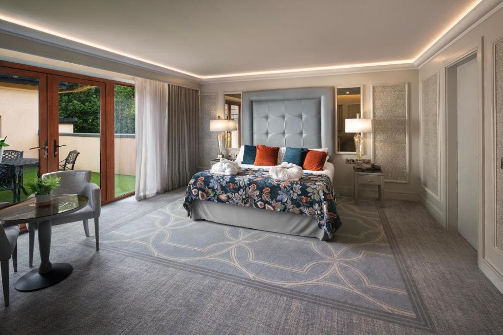 Deluxe Double Room with Balcony room - Image 1