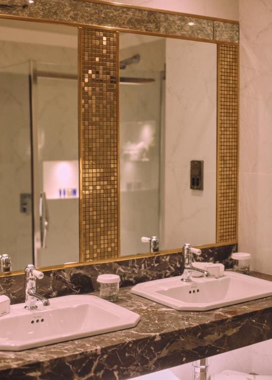 Manor King Room room - Image 2