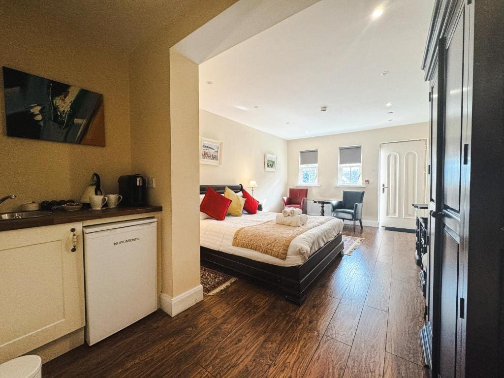 Studio with Garden View room - Image 1