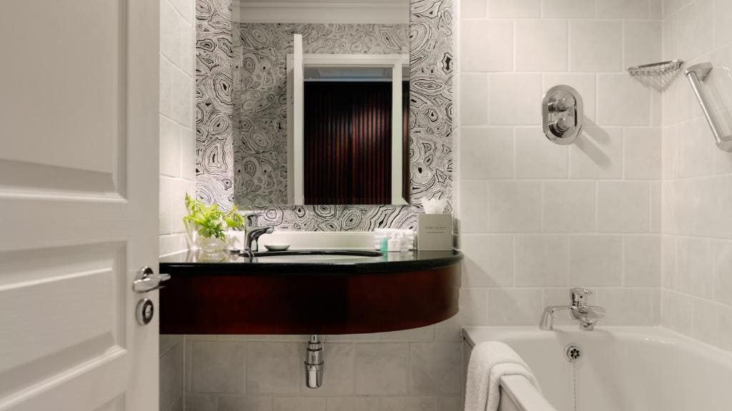 Executive King Room room - Image 2