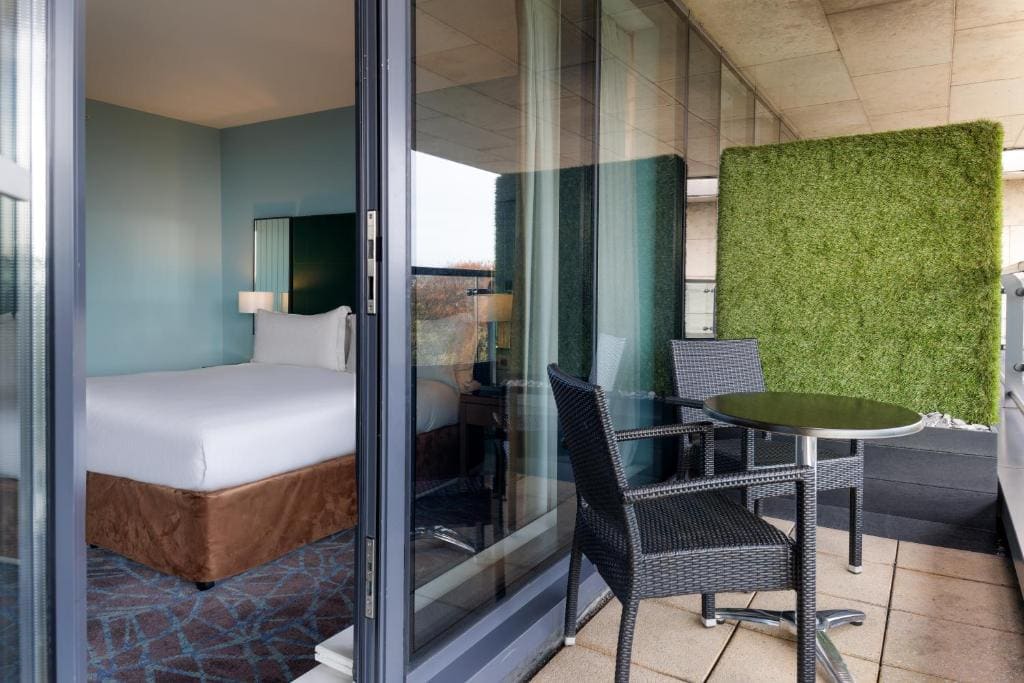 Deluxe King Room room - Image 3