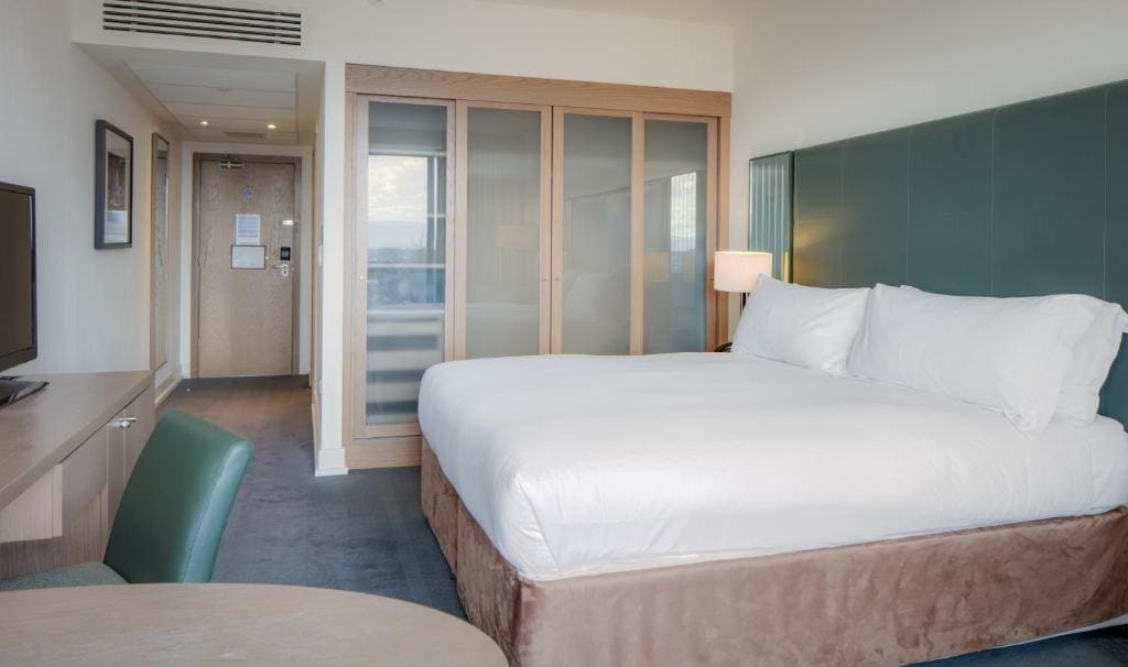 King Guest Room room - Image 1